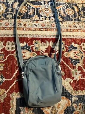 Pacsafe Metrosafe Ls Series Exomesh Bag Unisex